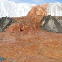 Разгадана тайна Кровавого водопада в Антарктиде