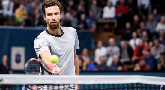 Gulbis ATP rangā zaudē vēl trīs pozīcijas