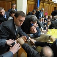 Путин наградил украинских политиков за поддержку русского языка