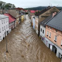 Foto: Centrāleiropā turpinās vētras izraisīti plūdi; ir bojāgājušie (plkst.13.55)