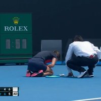 'Australian Open' apdraud gaisa kvalitāte; Jakupoviča klepus dēļ nepabeidz spēli