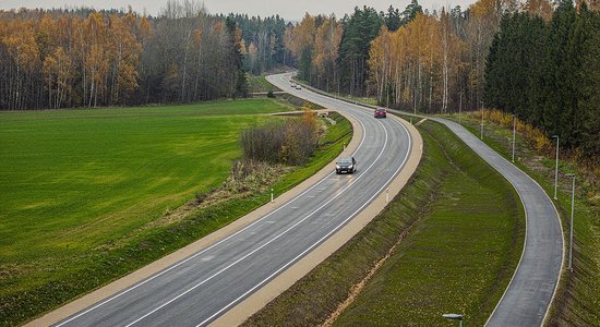 Foto: Pārbūvēts reģionālā ceļa Smiltene–Valka posms