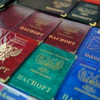 В ДНР начали выдавать собственные паспорта: первый получил Захарченко
