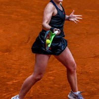 Ostapenko ar drošu uzvaru sāk 'French Open'