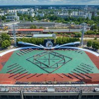 Foto: Deju raksti no putna lidojuma – 'Mūžīgais dzinējs' Daugavas stadionā