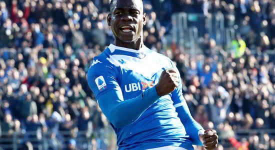 Skandalozais Balotelli karjeru varētu turpināt MLS