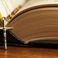 Kratīšanas katoļu baznīcas draudzēs: aizdomas par saistību ar PVN izkrāpšanu