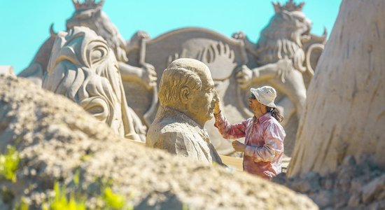 В Елгаве снова открывается парк песчаных скульптур