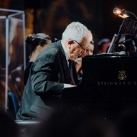 Foto: Maestro Raimonds Pauls Dzintaru koncertzālē uzstājas ar emocionālu koncertprogrammu