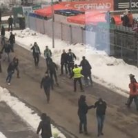 Video: Ar līdzjutēju kautiņu Igaunijā sākas futbola čempionāts