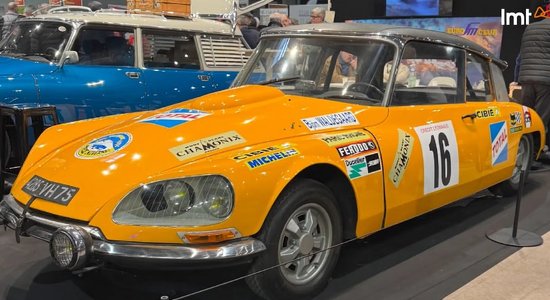 Video: Pauls Timrots iepazīst retro auto izstādi Parīzē