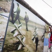 'Viņpus sienai': stāsti par vajāšanu 'nepareizajā' Berlīnes mūra pusē
