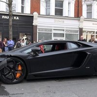 Авария: эксклюзивный Lamborghini врезался в припаркованный BMW (+ФОТО, ВИДЕО)