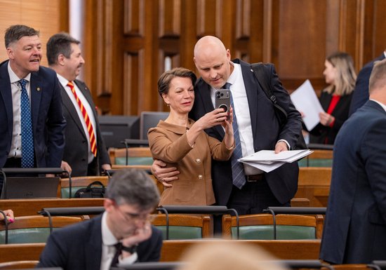 video-saeimas-debates-par-jauno-vald-bu