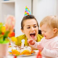 Pediatrs: pirmās dzimšanas dienas ballīte svarīga vecākiem, ne mazulim