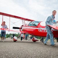 Foto: Ar krāšņiem paraugdemonstrējumiem aizvadīts Rēzeknes novada aviošovs