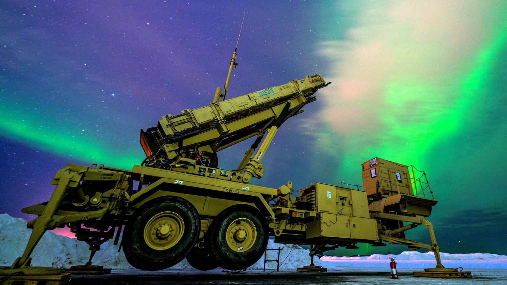 Karš ar Irānu izsmēlis pusi no ASV pretgaisa aizsardzības raķešu krājumiem, norāda CSIS