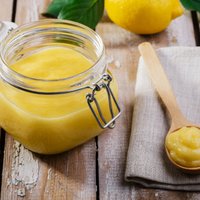 Kā pagatavot citronu krēmu mikroviļņu krāsnī