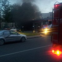 Очевидец: Пожар на автомойке в Кенгарагсе, где был захват - случайность?