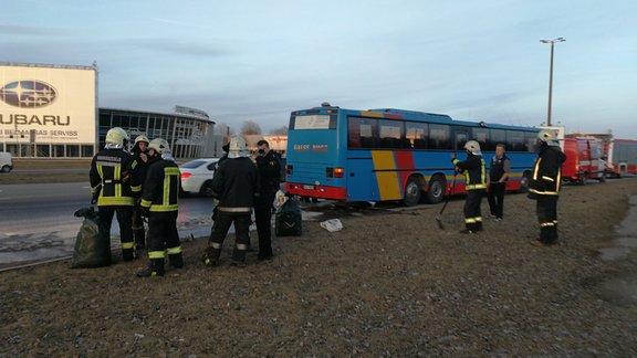 Degvielas noplūde pasažieru autobusam - 5