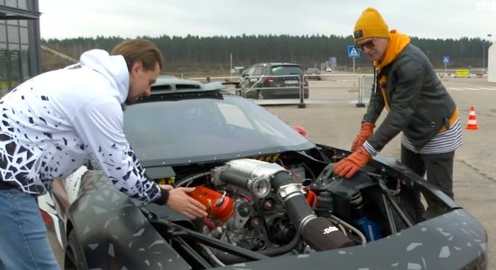 Video: Burkovs atrāda savu jauno drifta 'Pontiac' ar 700 ZS