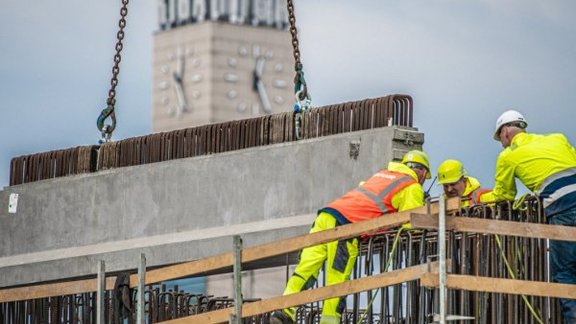 Rail Baltica pārvada demo siju montāža