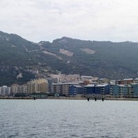 Britu un spāņu drošībnieku konflikts Gibraltārā nonāk gandrīz līdz šaušanai