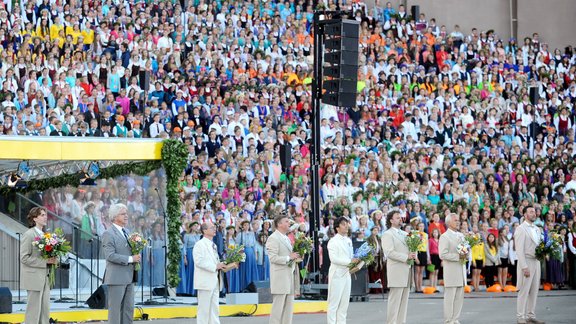 Dziesmu svētki 2015: Noslēguma koncerts "Manā dziesmā tu..." - 123