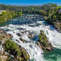 Dabas brīnumu medības Šveicē: lielākais ūdenskritums Eiropā