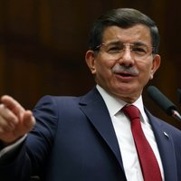 Turcijas premjers nosoda liekulīgos aicinājumus atvērt robežas bēgļiem