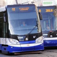 Опрос: латвийцы считают общественный транспорт в стране слишком дорогим