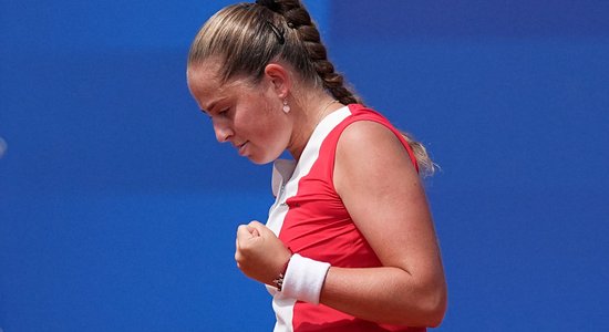 Jeļena Ostapenko "Instagram" iztirgo savas dizaineru drēbes 