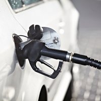 Baltijas valstu galvaspilsētās turpina kāpt degvielas cenas