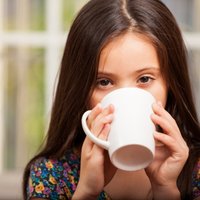 Video: Bērnu reakcija, pirmo reizi nogaršojot kafiju