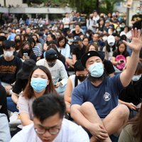 Honkongas tiesa masku aizliegumu atzīst par nekonstitucionālu