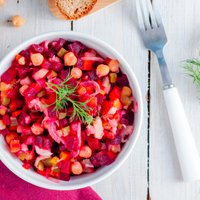 Zupa, pamatēdiens un salāti: pirmssvētku atslodzes ēdienkarte katrai nedēļas dienai