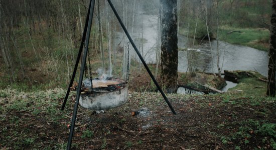 Foto: Noslēgušies vērienīgi Ērgļu viduslaiku pils teritorijas sakopšanas darbi