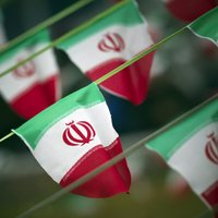 Irānas riala vērtība nokritusies līdz rekordzemam līmenim; kopš 2011. gada zaudēti 80% vērtības