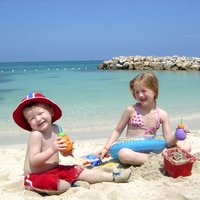ТОП-5 развивающих детских игр на пляже