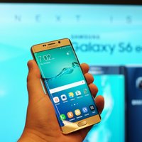 'Samsung' prezentējis 5,7 collu viedtālruni 'Galaxy S6 edge+'
