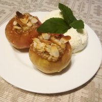 Cepti āboli ar mandeļu skaidiņām un saldējumu