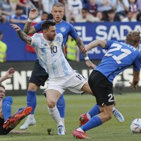 Mesi gūst visus piecus vārtus Argentīnas izlases graujošā uzvarā pār Igauniju