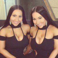 ФОТО: Самые одинаковые близнецы хотят еще больший бюст