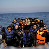 Lesbas salā vienas pēcpusdienas laikā ieradušies simtiem migrantu