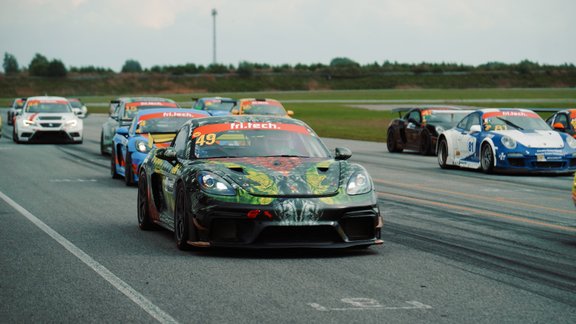 Sezonas debitants "Porsche Latvia Racing Team" saņēmis vairākas laureātu balvas