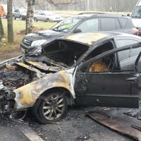 ФОТО очевидца: Что остается от сгоревшего автомобиля