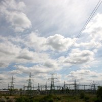 Pērn Latvijā samazinājušās elektroenerģijas cenas, patēriņš un ražošana