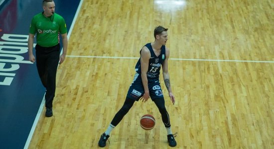 'Liepājas' basketbolisti LIBL mačā nosargā panākumu pār Valmieras vienību