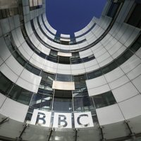 BBC ziņu direktore un viņas vietnieks atstādina sevi no pienākumu pildīšanas
