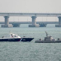 Krievija nodevusi Ukrainai sagrābtos karakuģus